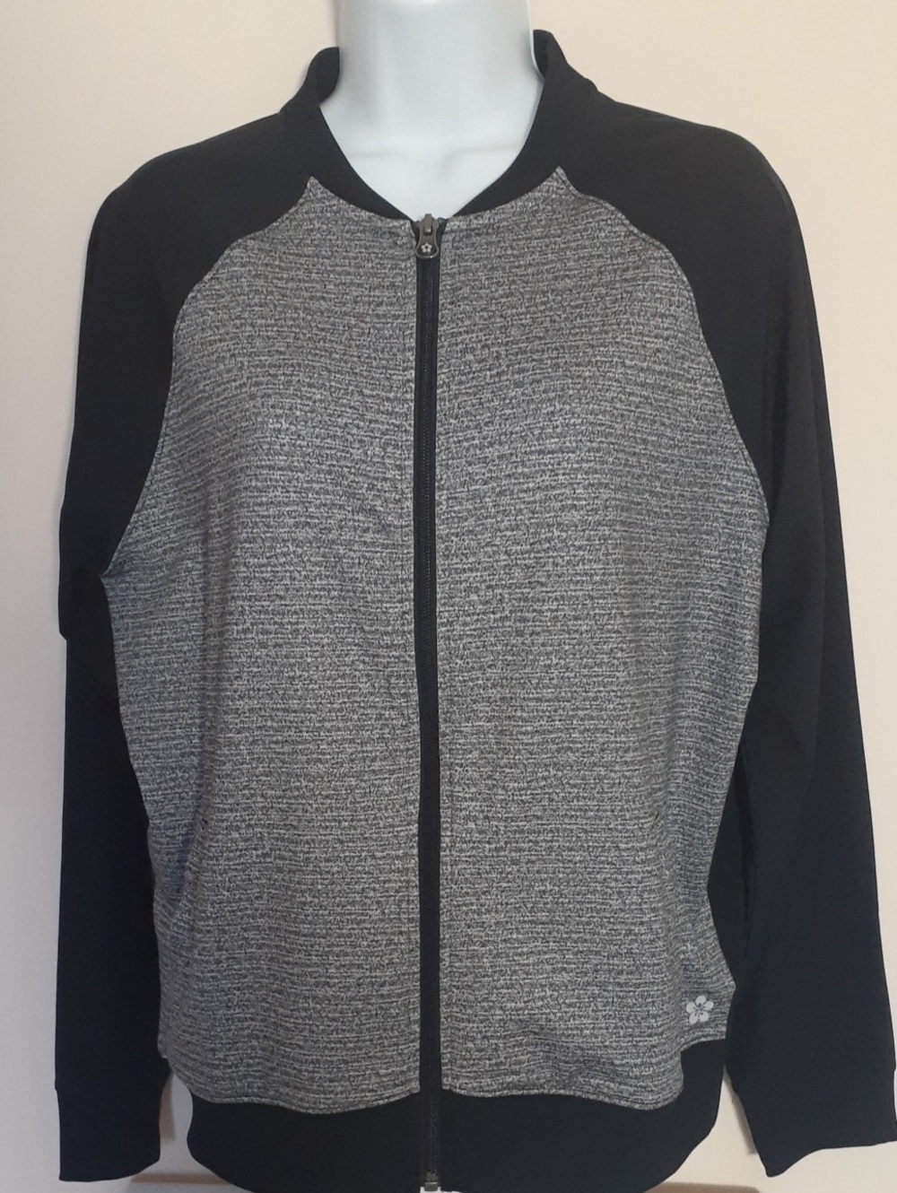 Tuff Athletics Black & White Active Top - Sz L